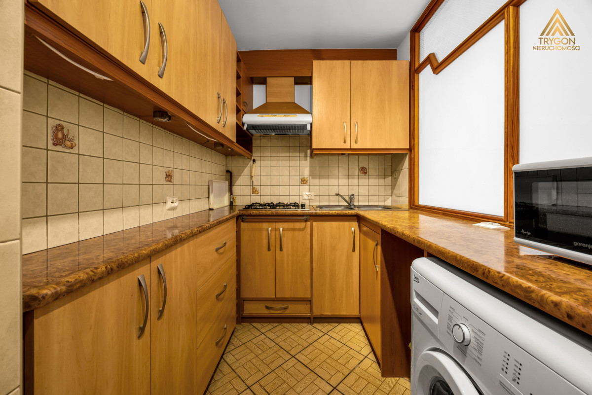 2 separate rooms, refreshed, tram