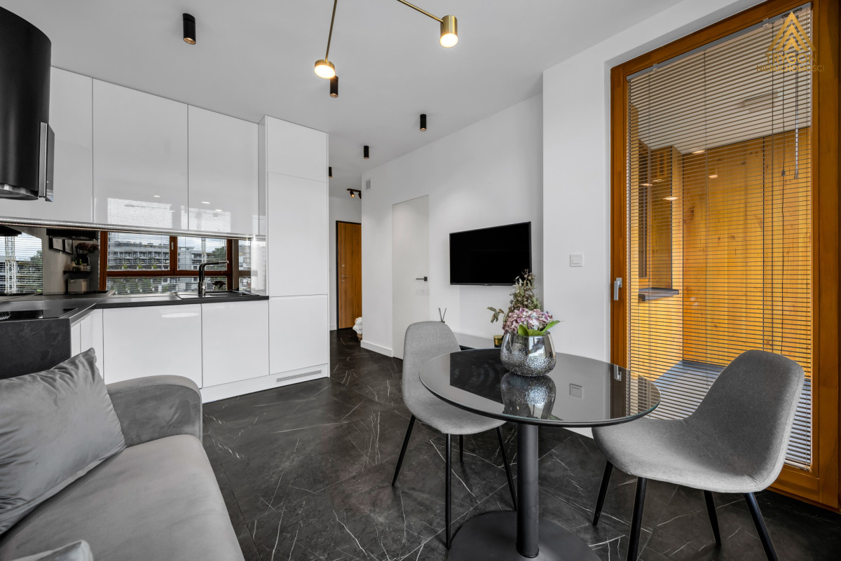 2 pokoje, parking, balkon, 10 min do centrum
