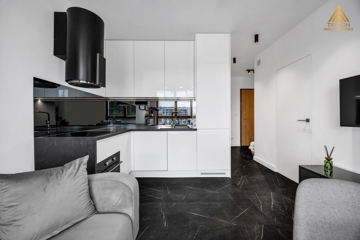 2 pokoje, parking, balkon, 10 min do centrum