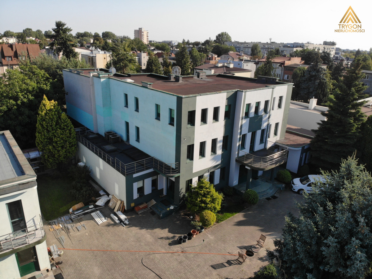 Budynek usługowo-mieszkaniowy z potencjałem, SKM