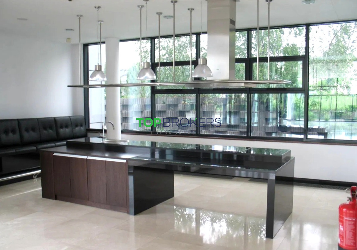 Komercyjny na wynajem