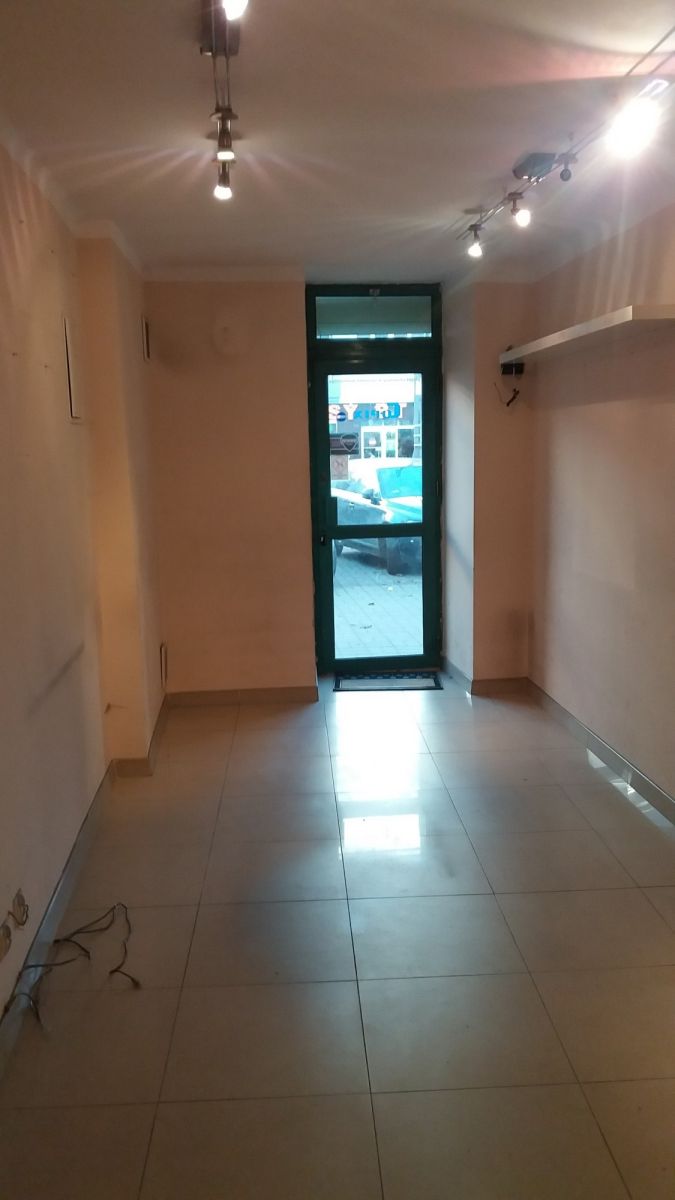 Komercyjny na sprzedaż