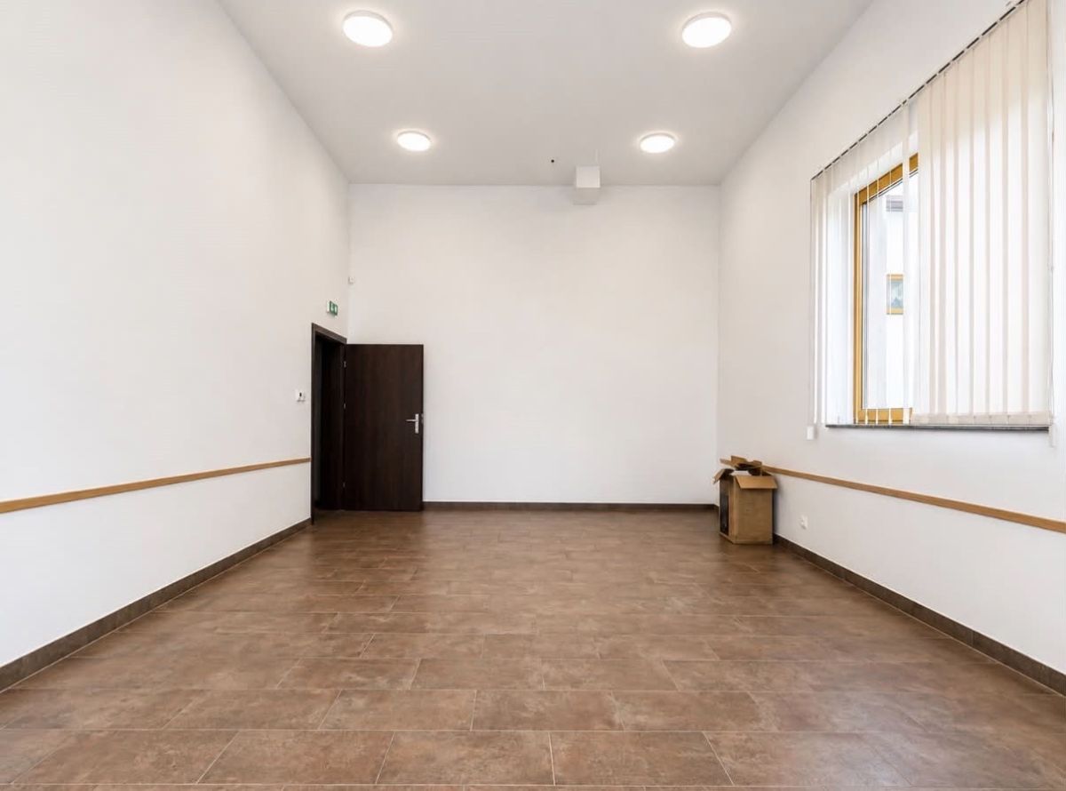 Komercyjny na wynajem
