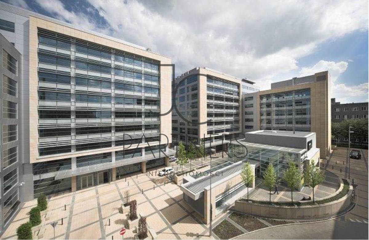 Komercyjny na wynajem