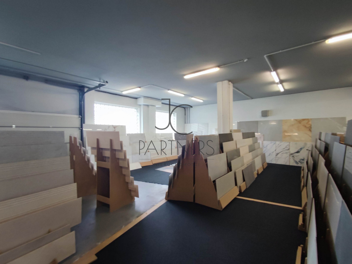 Komercyjny na wynajem