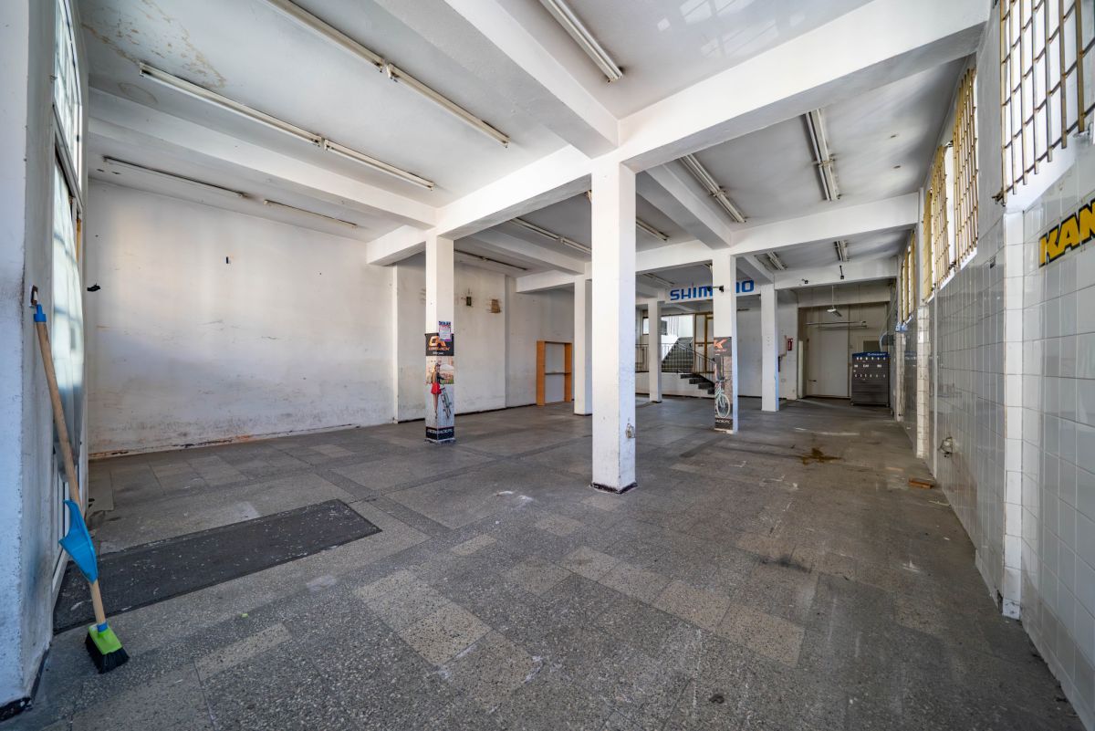 Komercyjny na sprzedaż