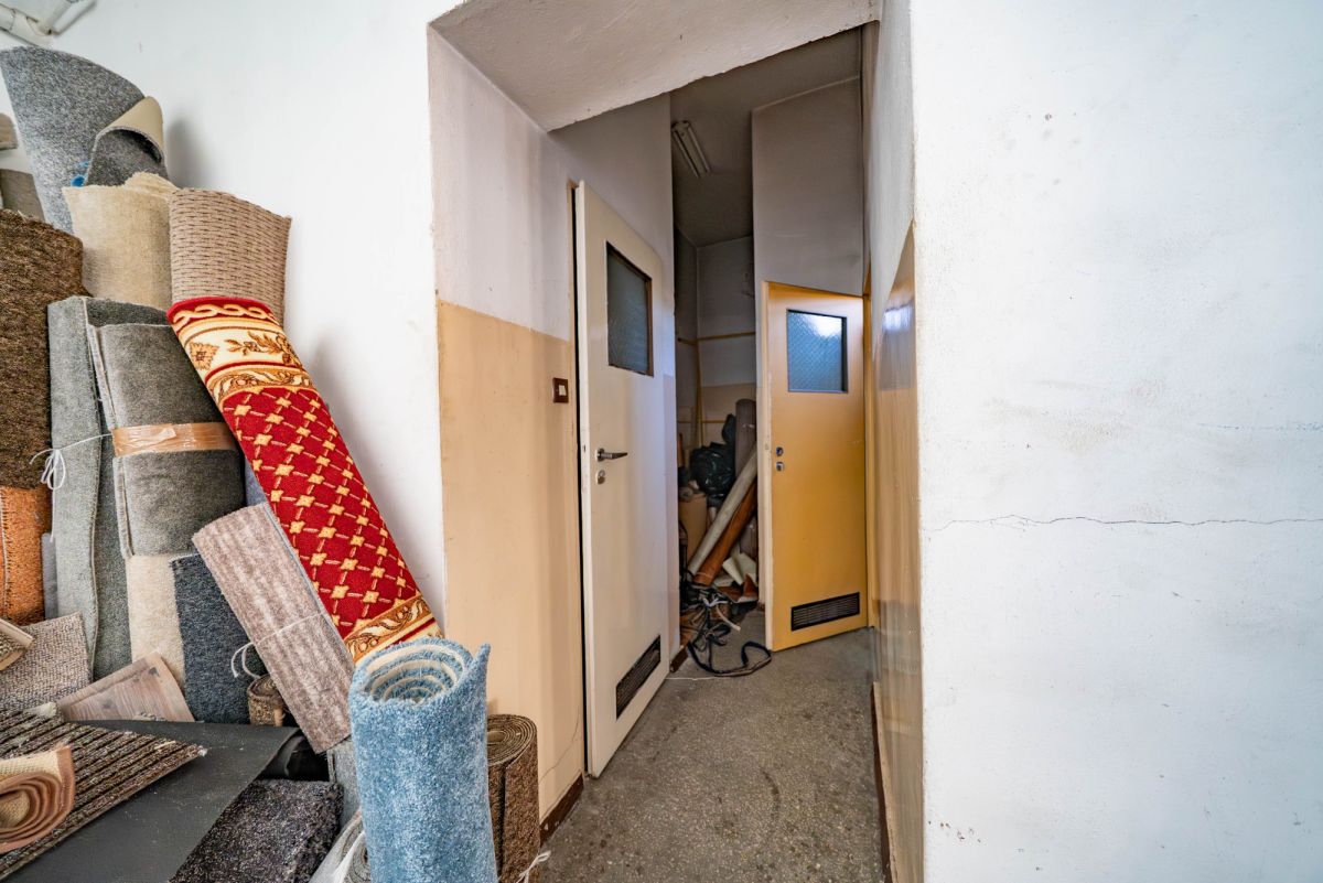 Komercyjny na sprzedaż