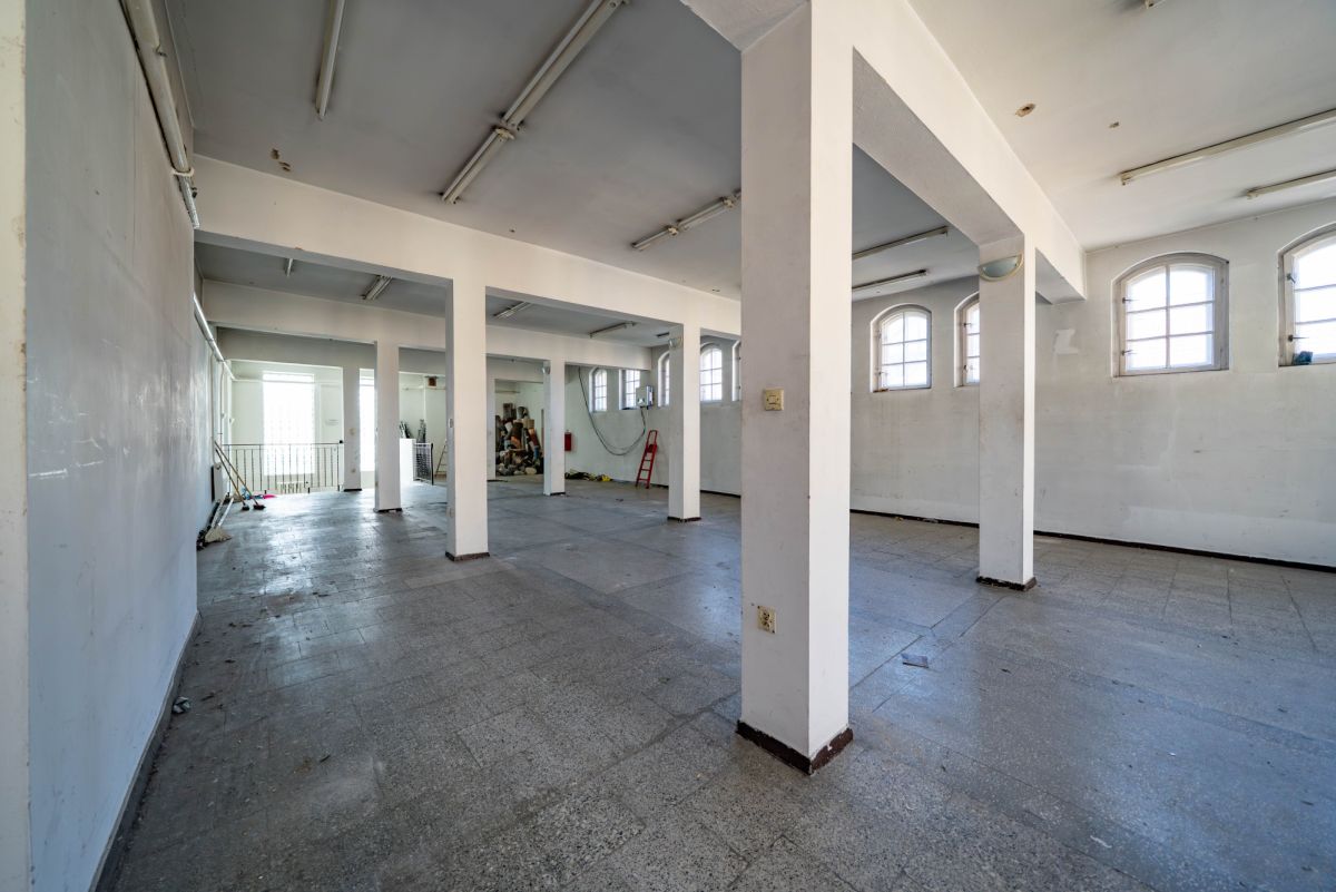 Komercyjny na sprzedaż