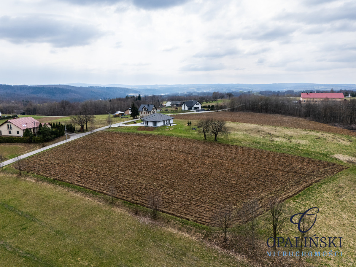 Działka na sprzedaż