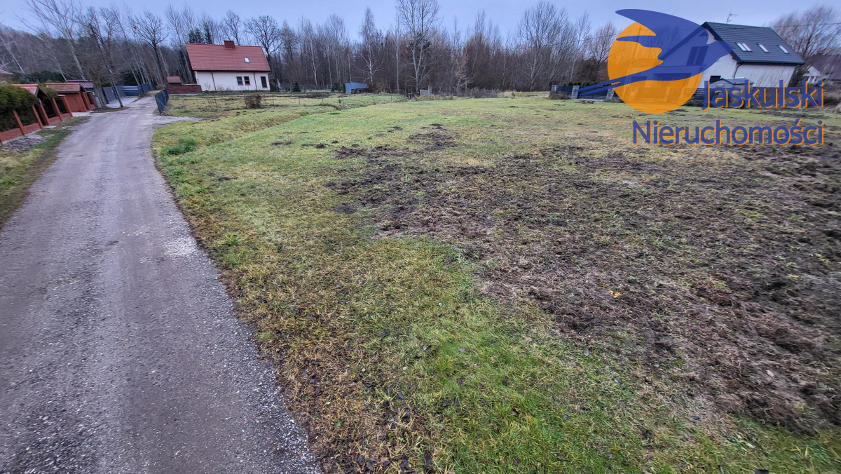 Działka na sprzedaż