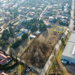 Lisiniec. działa z pozwoleniem na sklep.