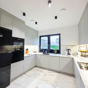 Nowoczesny dom wykonany z solidnych materiałów