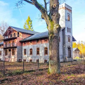 Historyczny pałac na sprzedaż!