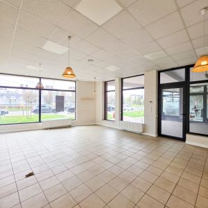 Lokal 48 m² na Parkitce – witryny, parter