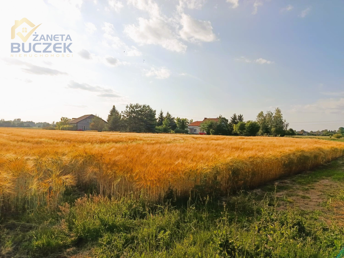 Działka na sprzedaż