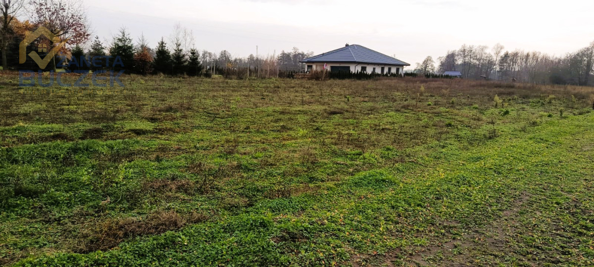 Działka na sprzedaż