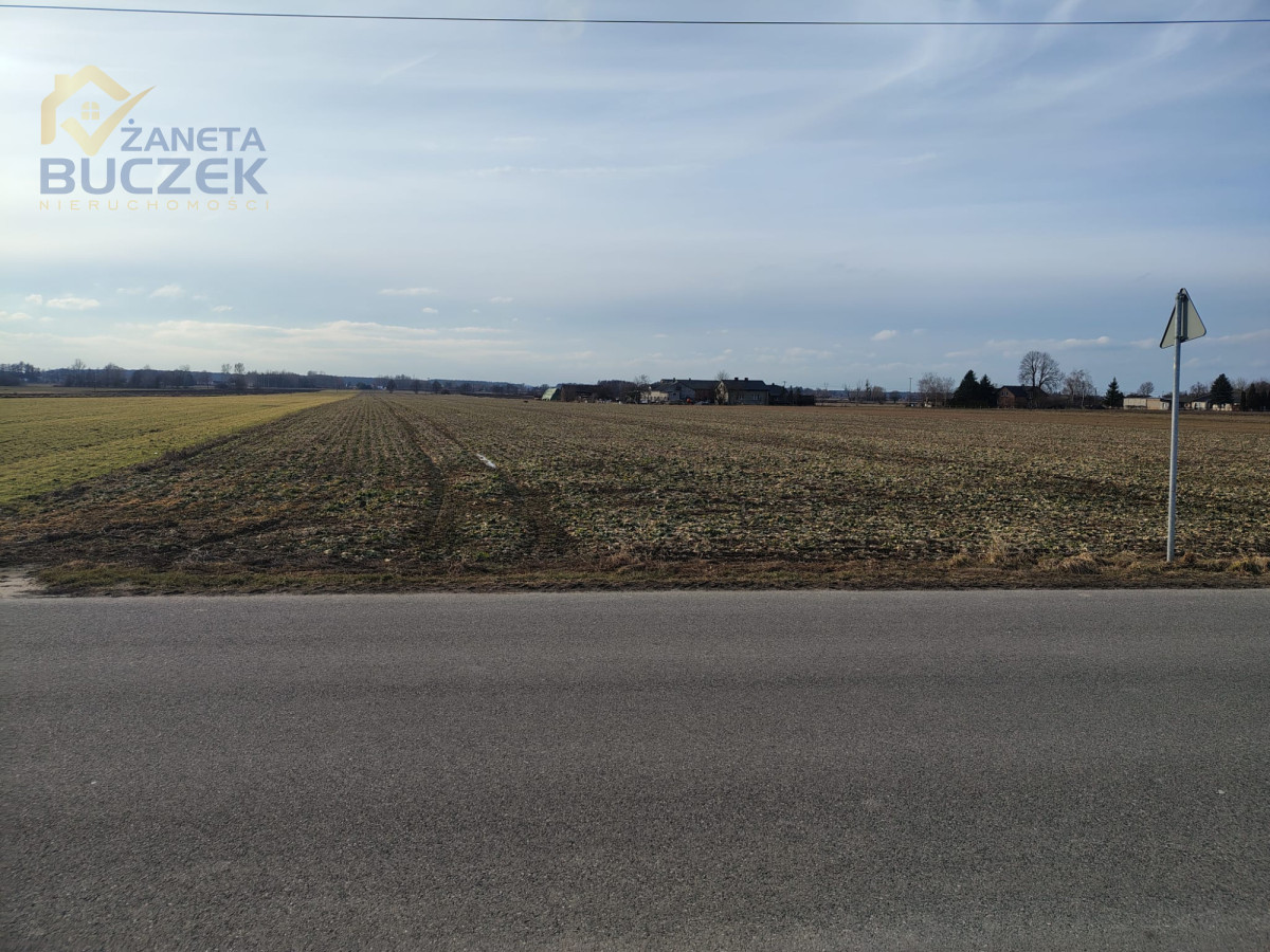 Działka na sprzedaż