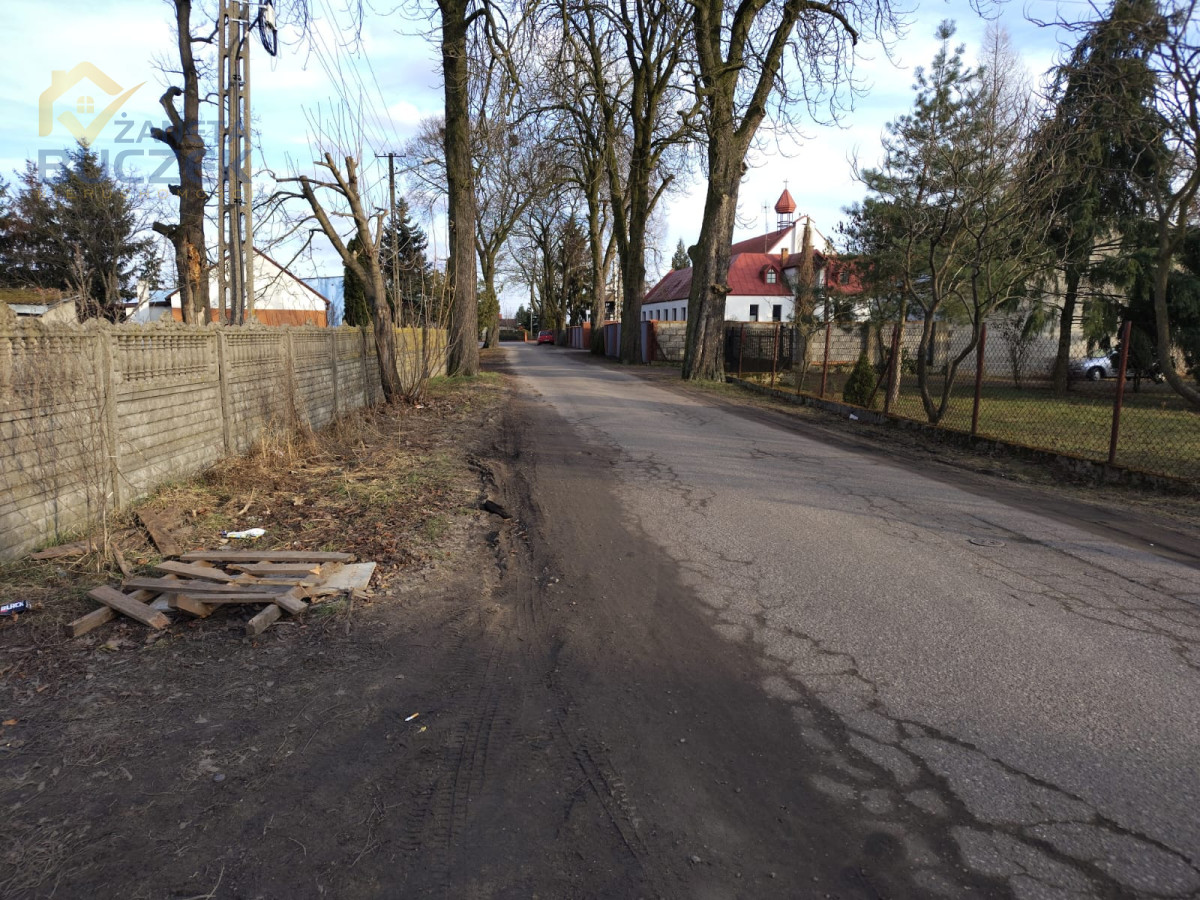 Działka na sprzedaż