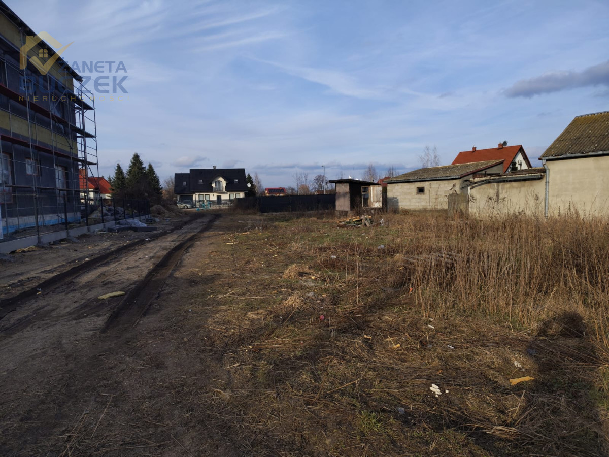 Działka na sprzedaż