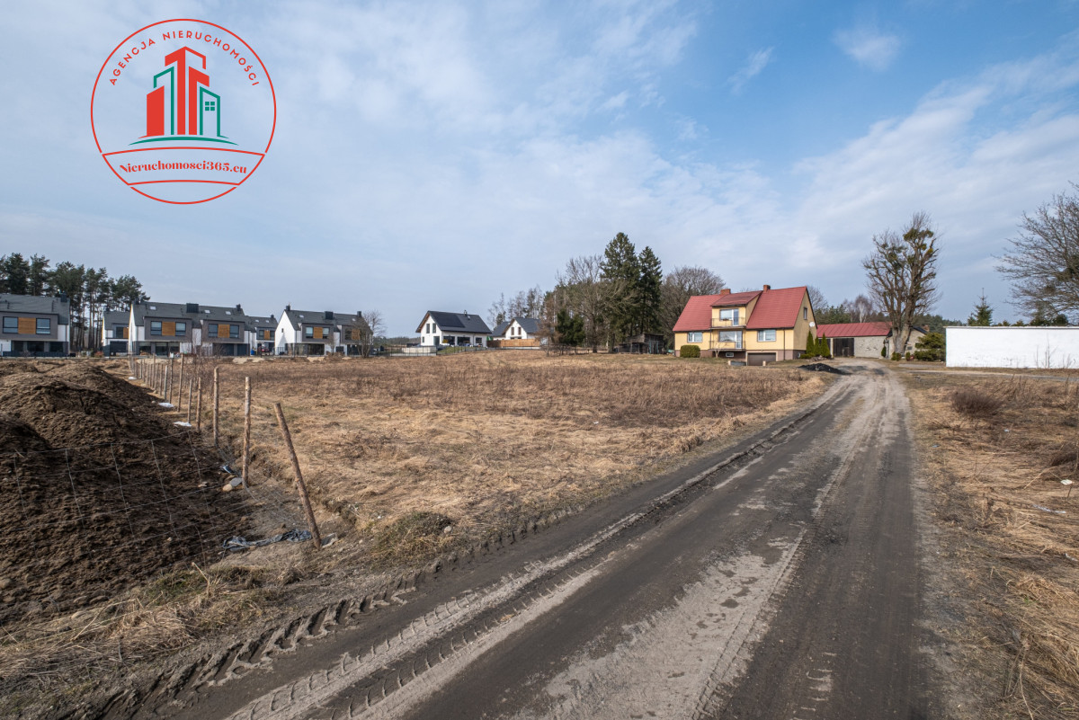 Działka na sprzedaż