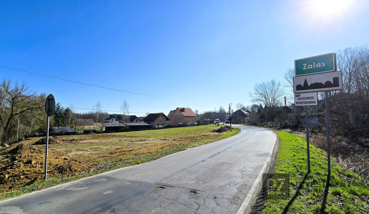 Działki budowlane z mediami w świetnej lokalizacji