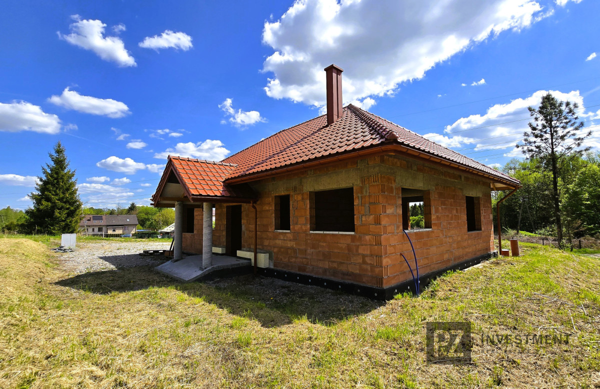 Dom parterowy na obrzeżach Krzeszowic