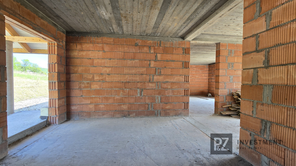 Dom parterowy na obrzeżach Krzeszowic