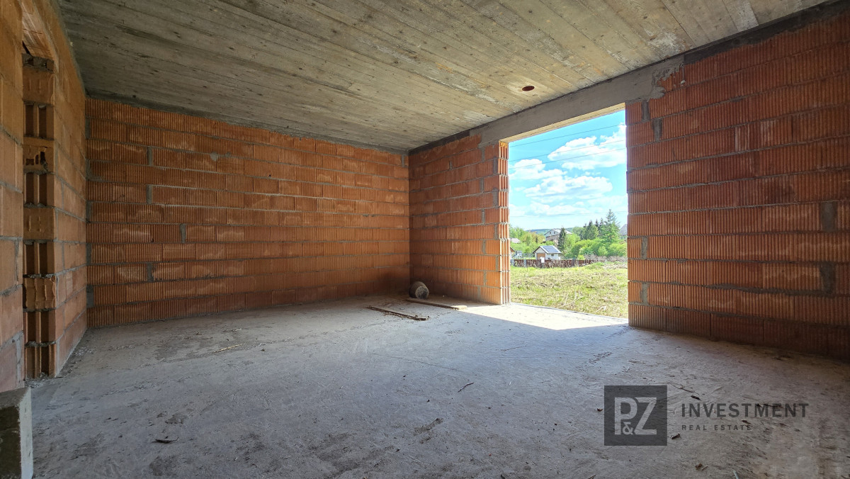 Dom parterowy na obrzeżach Krzeszowic