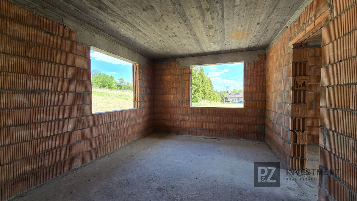 Dom parterowy na obrzeżach Krzeszowic