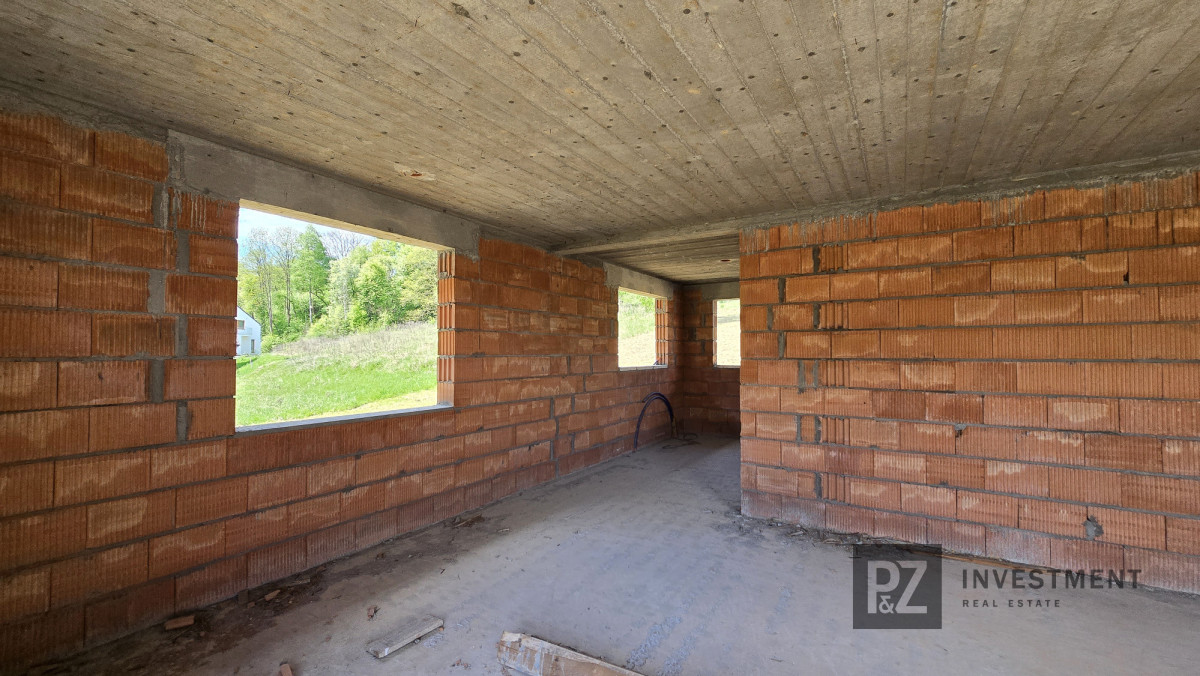 Dom parterowy na obrzeżach Krzeszowic