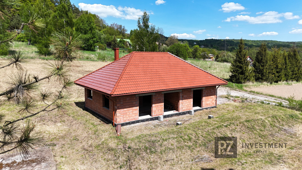 Dom parterowy na obrzeżach Krzeszowic