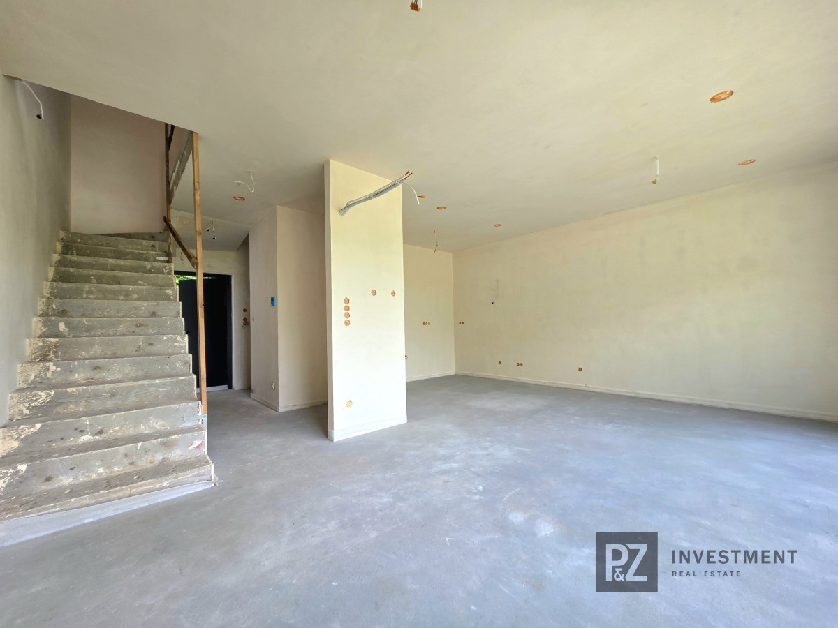 Nowoczesny dom w spokojnej okolicy!