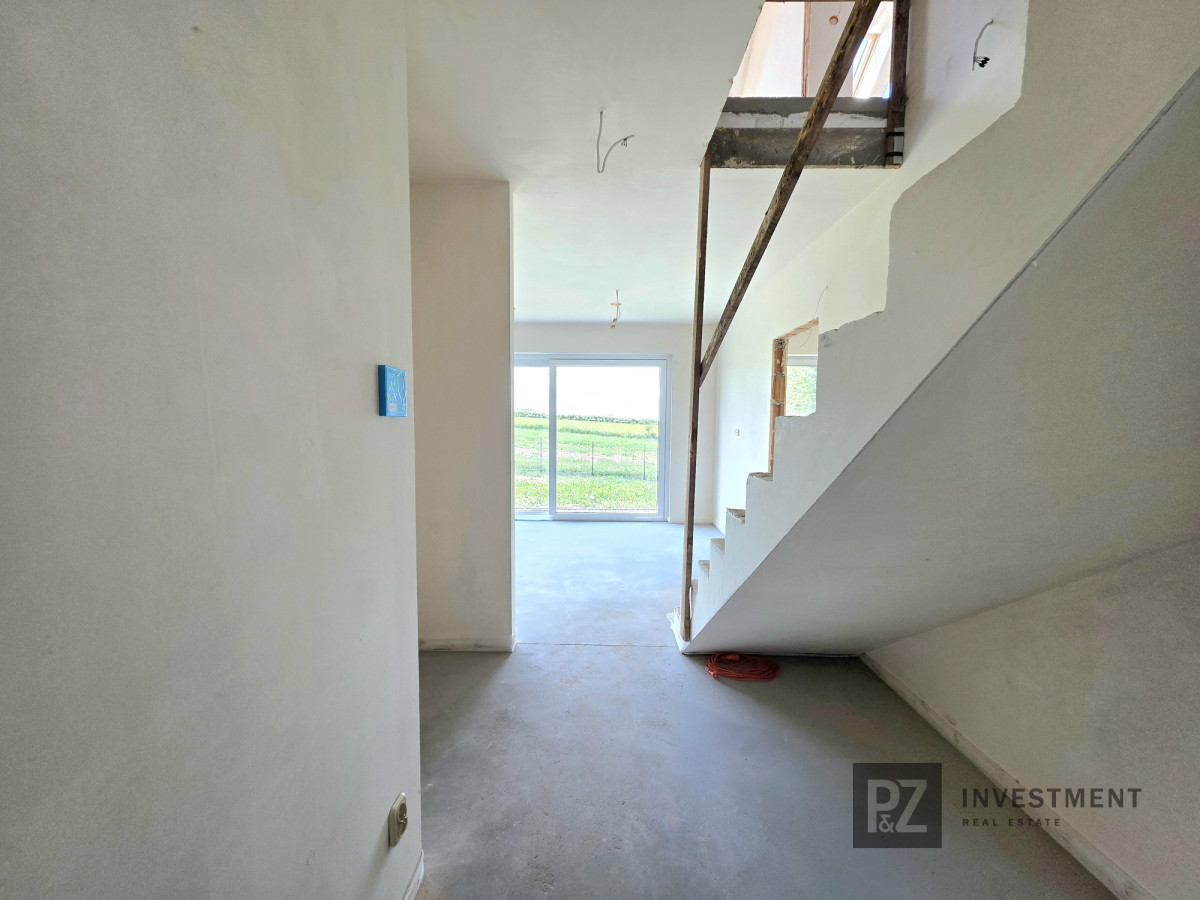 Nowoczesny dom w spokojnej okolicy!