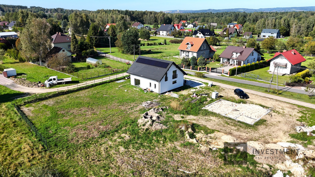 Nowoczesne domy na dużej działce w dobrej cenie
