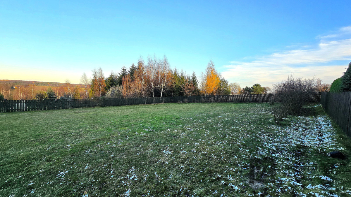 Atrakcyjna działka z mediami blisko Krzeszowic