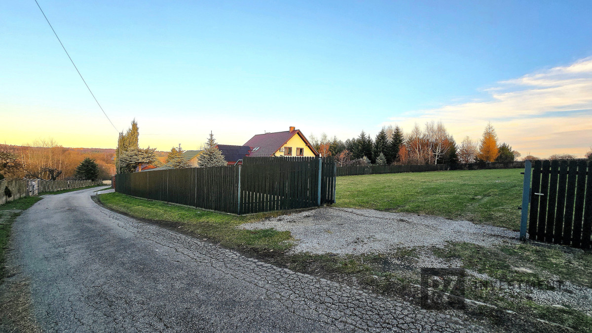 Atrakcyjna działka z mediami blisko Krzeszowic