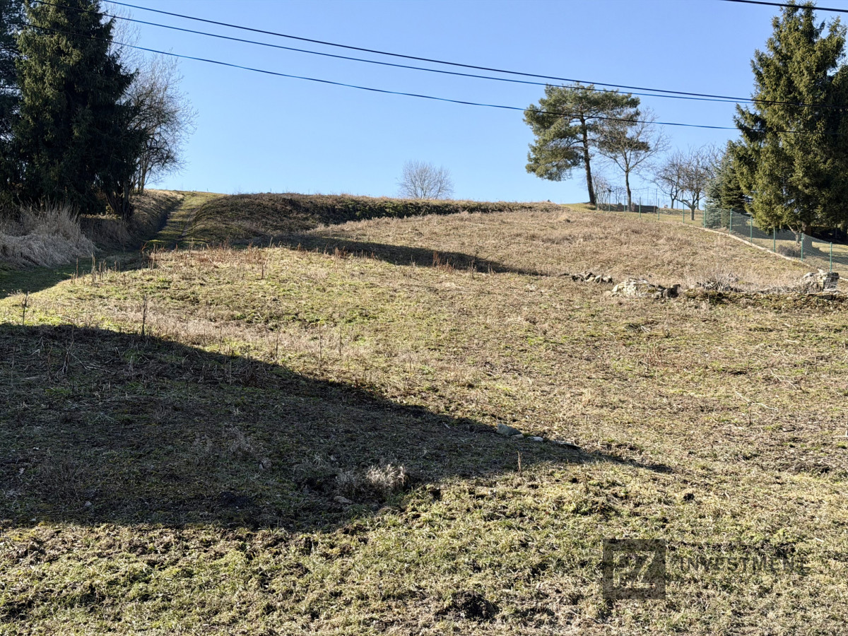 Działka budowlana z dostępem do drogi