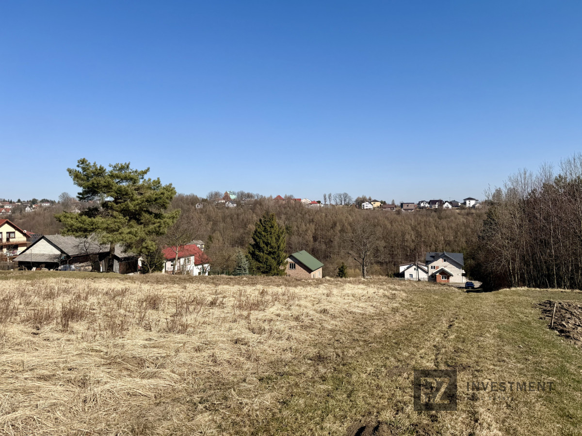 Działka budowlana z dostępem do drogi