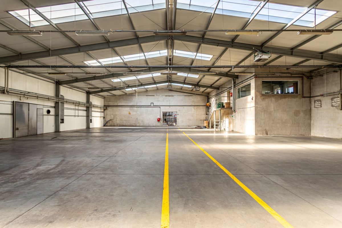 Komercyjny na wynajem