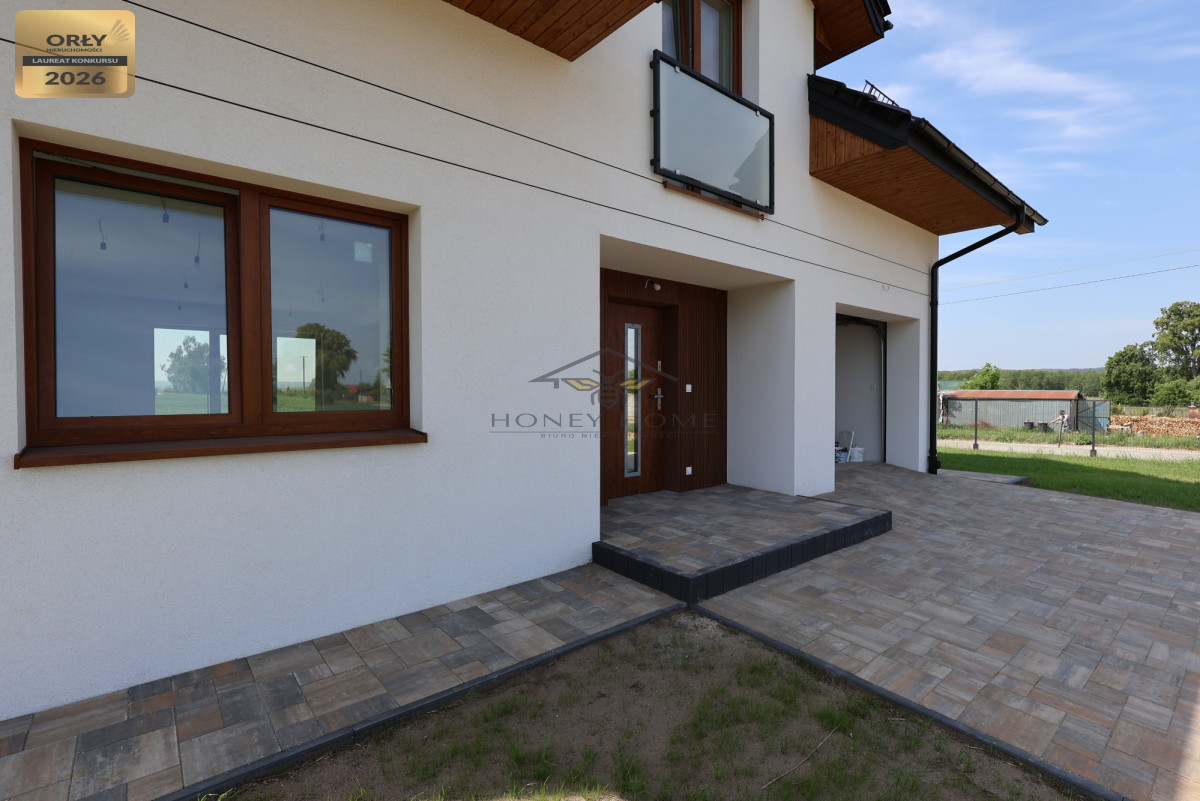Dom wolnostojący z garażem | działka 1100 m2 — zdjęcie 2