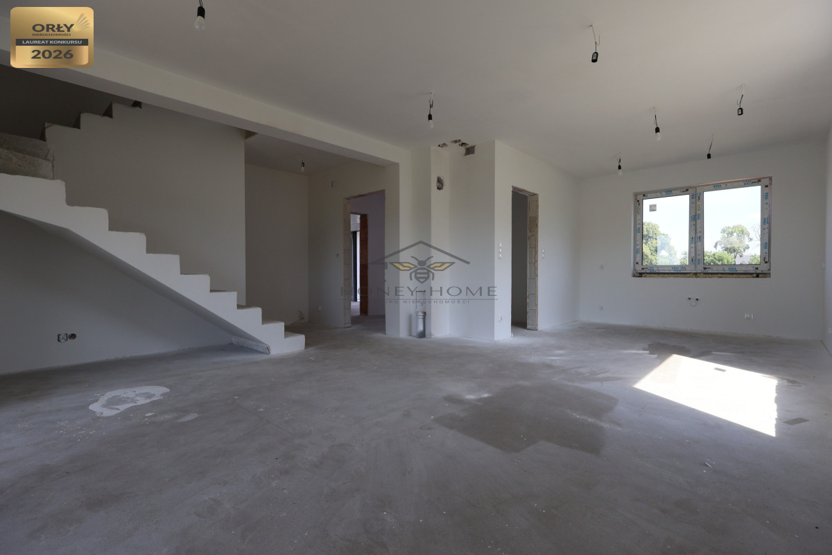 Dom wolnostojący z garażem | działka 1100 m2 — zdjęcie 4