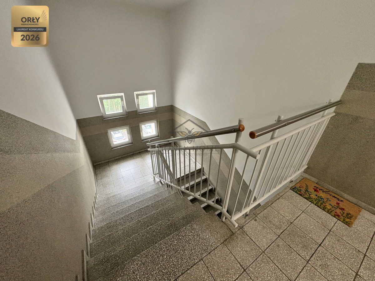 Dwupoziomowe + Poddasze Balkon Las Duża Piwnica — zdjęcie 2