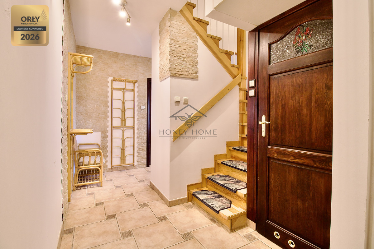 Dwupoziomowe + Poddasze Balkon Las Duża Piwnica — zdjęcie 3