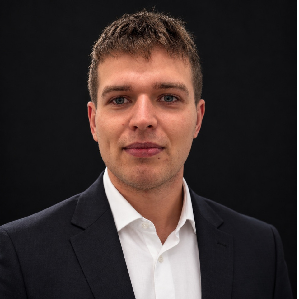 DAMIAN KŁOMSKI